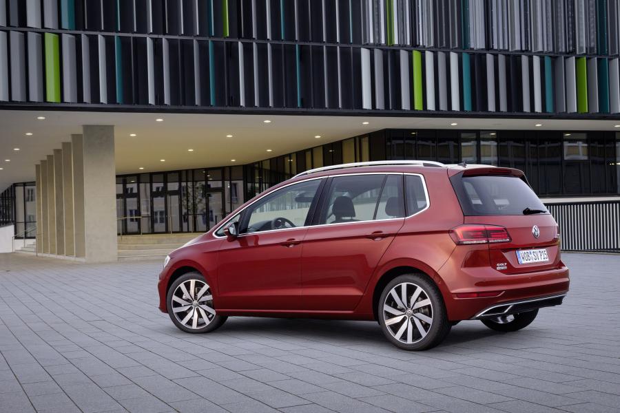  Volkswagen Golf Sportsvan TSI 2017 года  (WW) (фото 6 из 40)